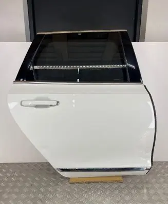Volvo S90, V90 Rear door