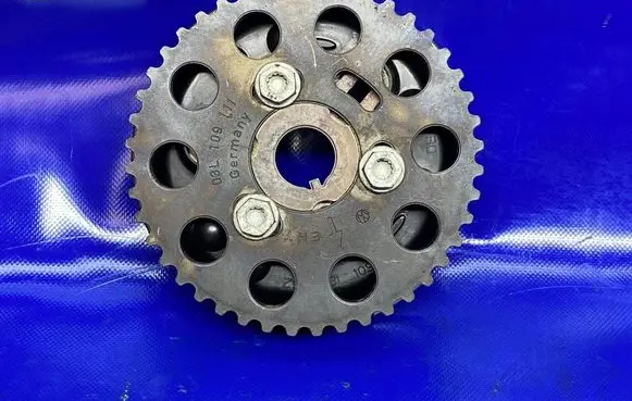 Volkswagen PASSAT B7 Camshaft pulley/ VANOS 03L109111 03L109239A