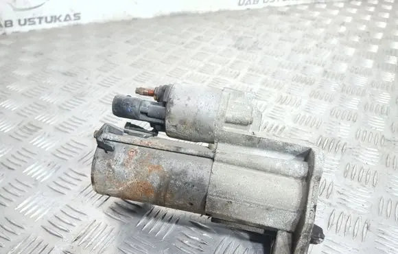Audi A4 S4 B7 8E 8H Starter motor 06D911023A