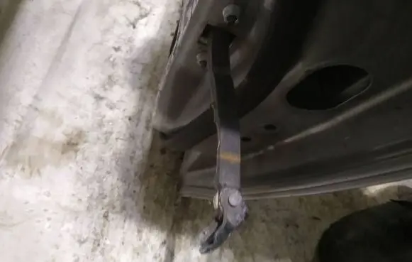 Toyota Avensis T270 Rear door check strap stopper 