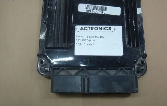 Volkswagen Golf V Engine control unit/module 03G906016M