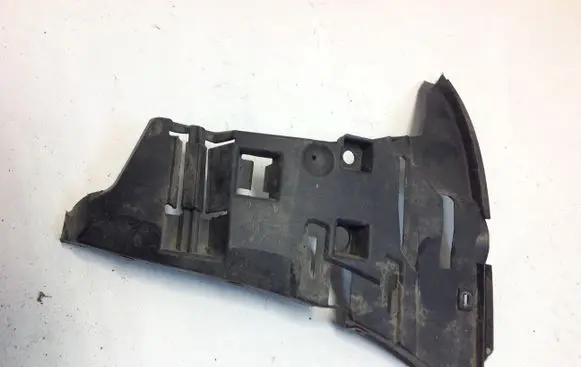 Volvo V70 Front bumper mounting bracket 09190303
