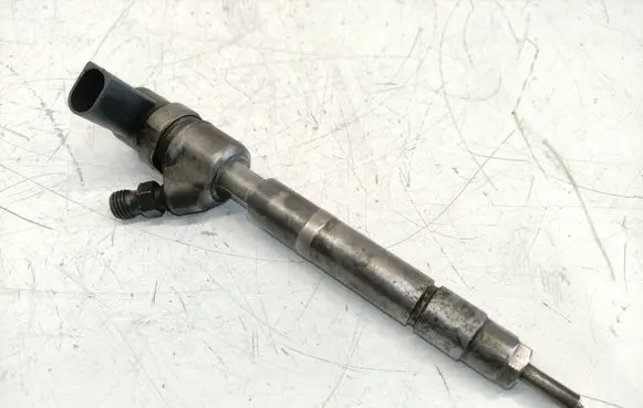 Mercedes-Benz C W203 Fuel injector A6460700787