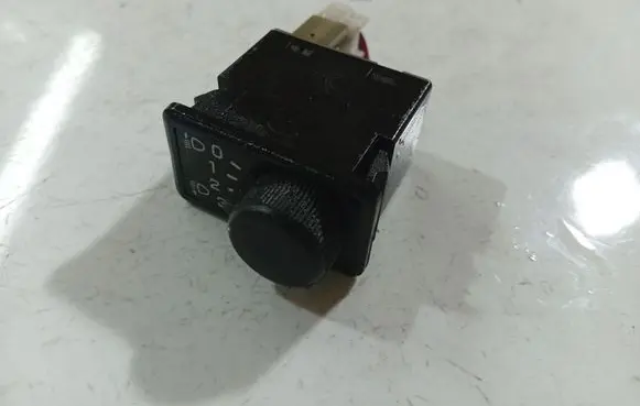 Nissan Almera Tino Headlight level height control switch 36997B