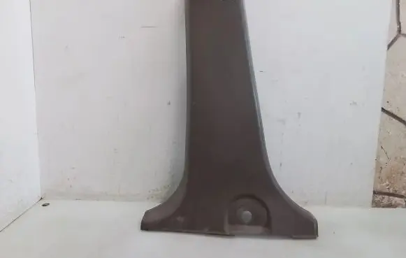 (B) pillar trim (bottom)