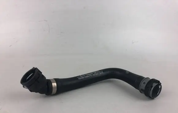 Engine coolant pipe/hose