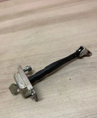 Toyota RAV 4 (XA50) Rear door check strap stopper