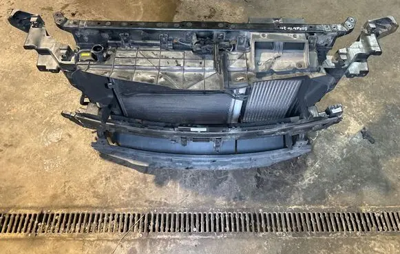 KIA Sorento Radiator set 9817L009 0029049028 0900ST6
