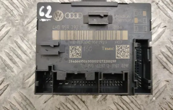 Volkswagen Touareg II Door control unit/module 4H0959792F