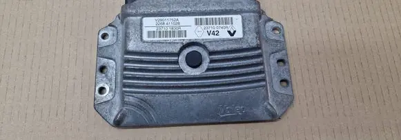 Dacia Duster Engine control unit/module 237100740R