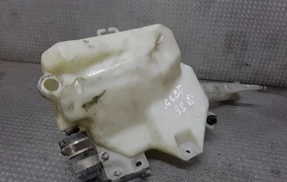 Mitsubishi Grandis Windshield washer fluid reservoir/tank