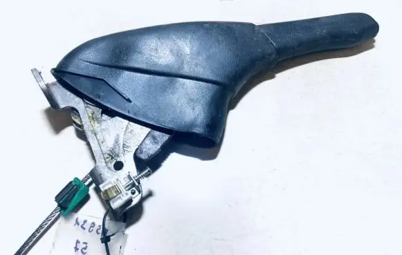 Handbrake/parking brake lever assembly