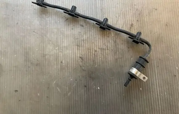 Nissan X-Trail T31 Fuel return line/hose 