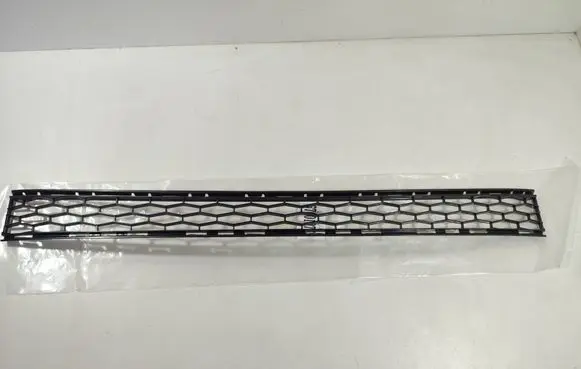 Maserati Ghibli Front bumper lower grill 670010773