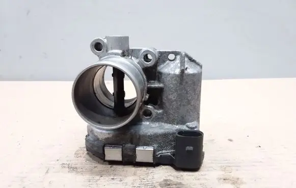 Renault Trafic II (X83) Throttle valve 8200330810 8200330812 0281002681