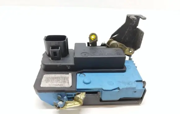 Volvo S80 Front door lock 30699748