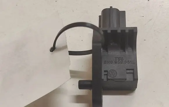 Volkswagen PASSAT B6 Airbag deployment crash/impact sensor 5N0959351 36081506 17987910D2