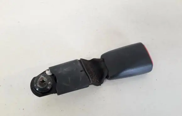Opel Antara Rear seatbelt buckle