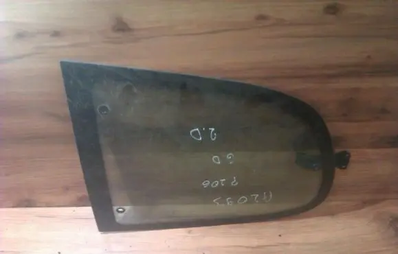 Peugeot 206 Rear side window