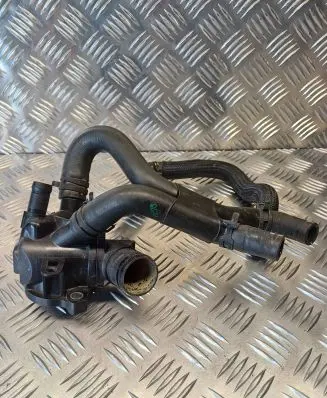 Renault Captur Thermostat housing 110617089R 110606037R 213074936R