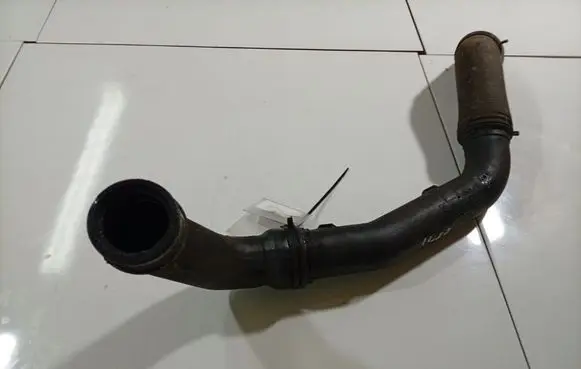 Skoda Fabia Mk2 (5J) Intercooler hose/pipe 6Q0145770