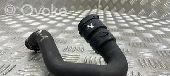 Volvo V70 Engine coolant pipe/hose