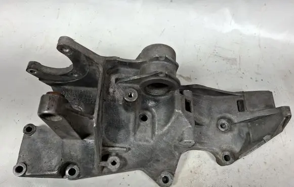 Volkswagen PASSAT B5 Generator/alternator bracket 06B903143F FE026601