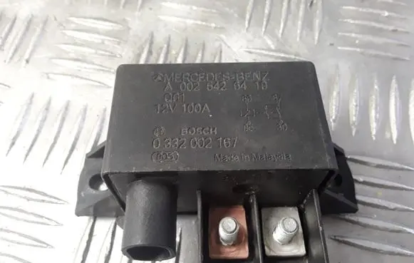 Mercedes-Benz E W211 Other relay A0025426419 0332002167