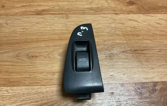 Toyota Avensis T250 Electric window control switch 7427105020