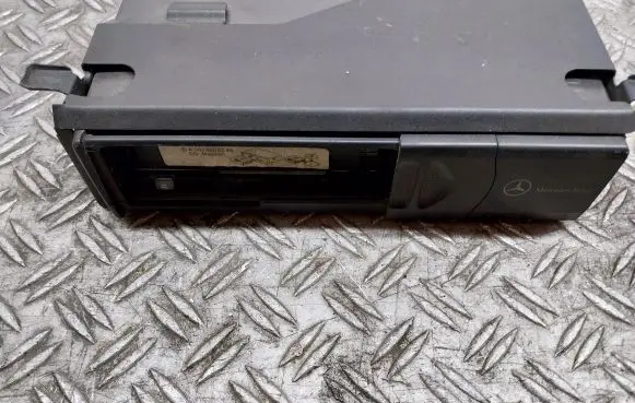 Mercedes-Benz C W203 CD/DVD changer 2038209089