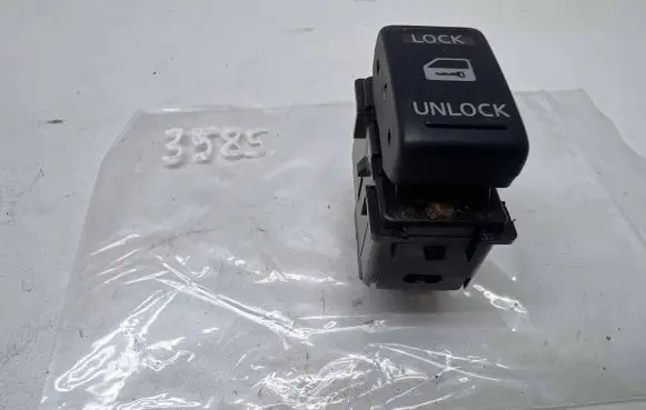 Nissan X-Trail T31 Central locking switch button 7Y26B