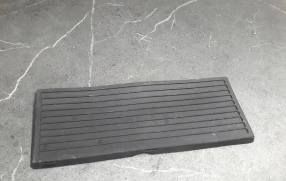 Volkswagen PASSAT B5 Front floor carpet liner 3B0863301