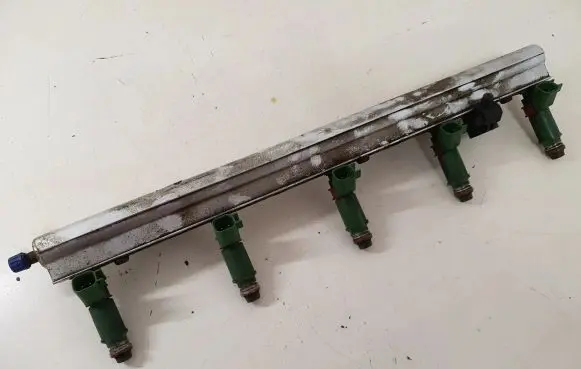 Volvo V70 Fuel injectors set 