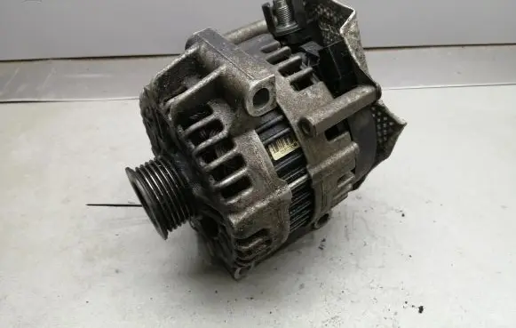 Volvo XC90 Generator/alternator 30795210 0121715032