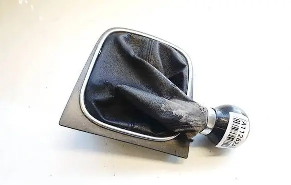 Volkswagen Jetta V Gear lever shifter trim leather/knob 1K0711113BG