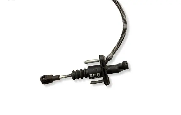 Opel Zafira B Clutch master cylinder 90581565