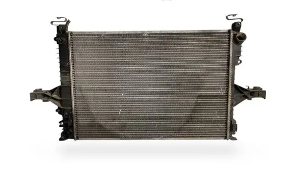 Volvo XC70 Coolant radiator 30792471
