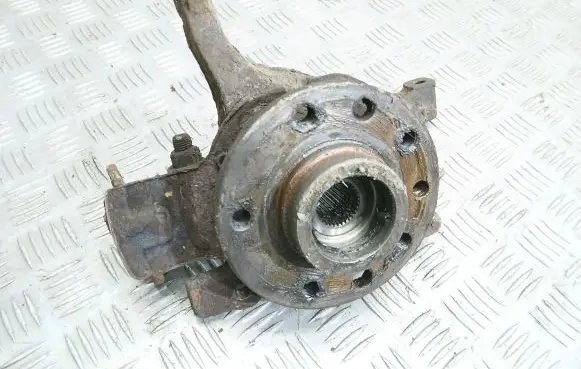 Opel Zafira A Front wheel hub spindle knuckle