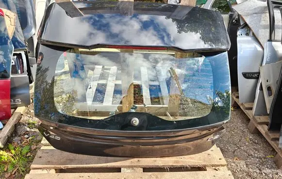 Volvo V40 Tailgate/trunk/boot lid