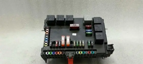 Mercedes-Benz CL C216 Fuse module A2215450801