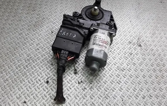 Skoda Superb B5 (3U) Rear door window regulator motor 3U0959811