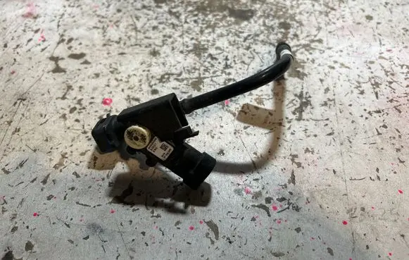 Dodge Challenger Fuel level sensor 04593949AB 83021