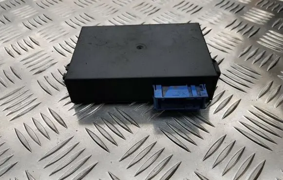 BMW 7 E38 Cruise control unit/module 8369062