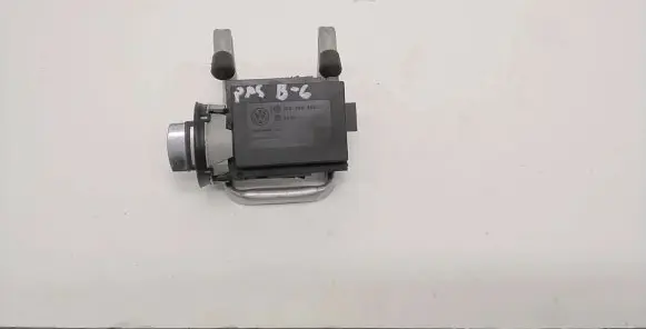 Volkswagen PASSAT B6 Ignition lock 3C0905843N 3330