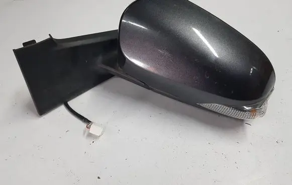 Toyota Yaris Front door electric wing mirror 