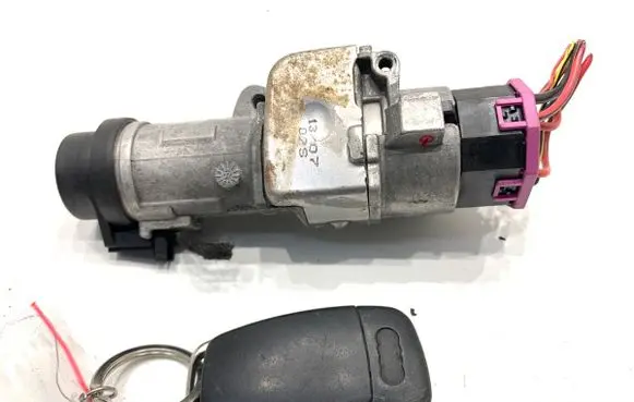 Audi A4 S4 B7 8E 8H Ignition lock 4B0905851Q