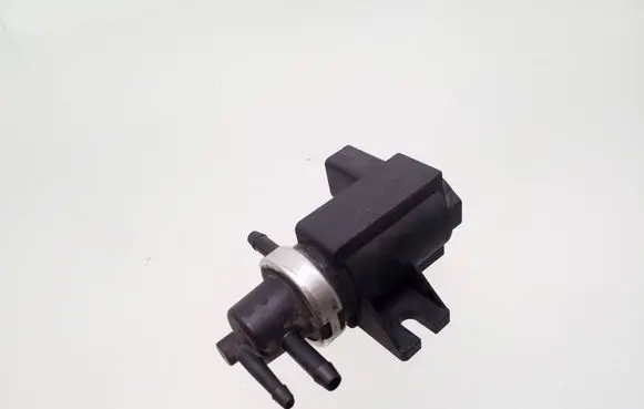 Volkswagen Golf IV Turbo solenoid valve 1j0906627