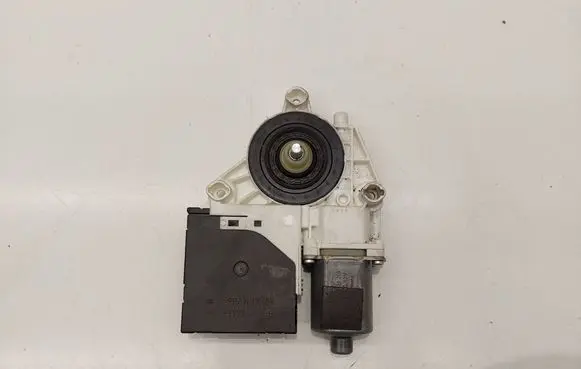 Audi A3 S3 8P Front door window regulator with motor 8P0959801H S006060013C 632731