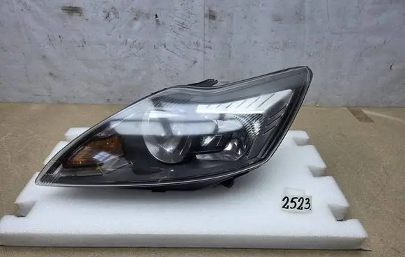 Ford Focus Headlight/headlamp 