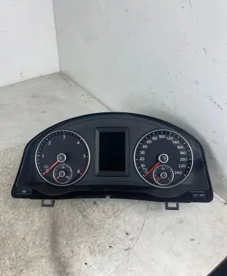 Volkswagen Jetta V Speedometer (instrument cluster) 5M0920870C BR6027599 0905010069